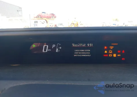 2016 Toyota Prius C Two z USA, uszkodzony, nr VIN JTDKDTB32G1132705